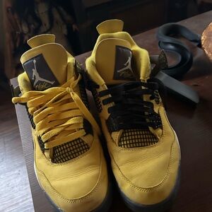 Jordan 4 slightly used size 91/2